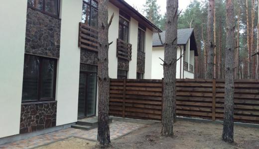 Продажа дом дуплекс в сосновом лесу в Гостомеле. Агентство недвижимости