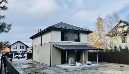 Продажа готовый двухэтажный дом с крытой террасой в центре Бучи. Агентство недвижимости