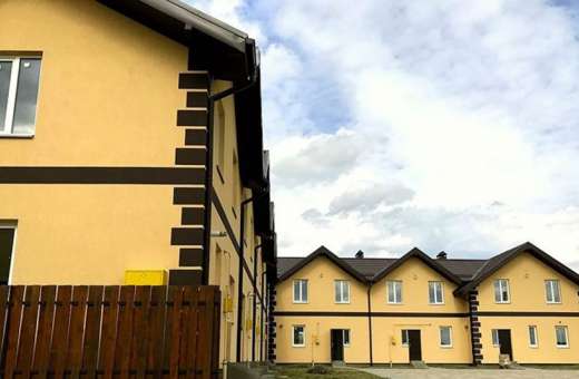 Купить Таунхаус Монтевиль Святопетровское. Продажа домов в таунхаусах