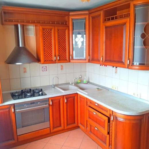 Продажа 3 трехкомнатная квартира с ремонтом и встроенной кухней на улице Антонова Ирпень. Агентство недвижимости