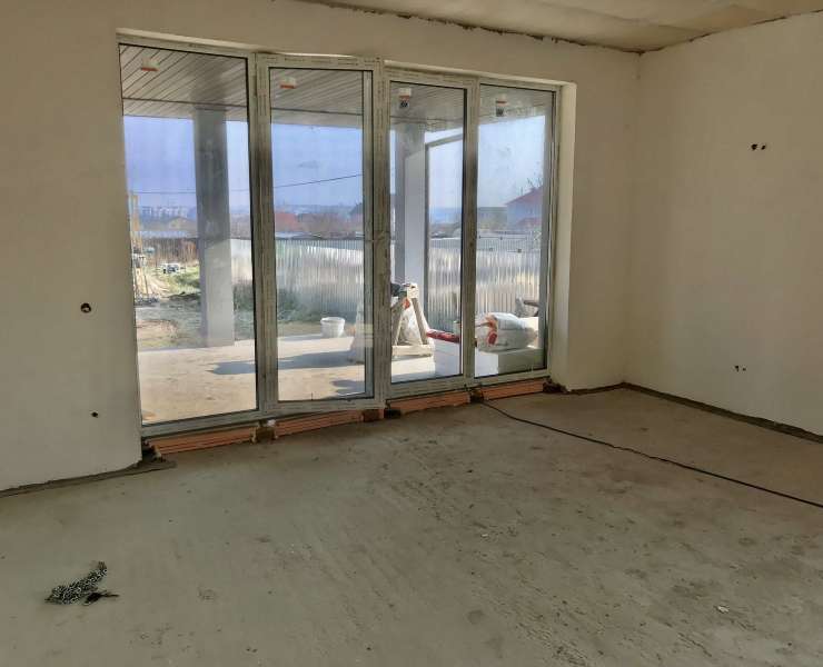 Продажа новый дом с максимальной отделкой и участоком 5 соток в Гостомеле. Агентство недвижимости