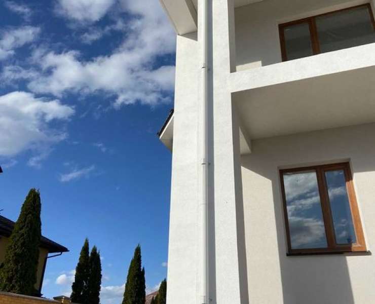 Продажа дом в Стоянке с солнечными панелями. Агентство недвижимости