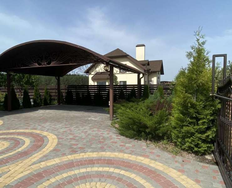 Продажа дома с ремонтом в закрытом коттеджном городке в Лютеже. Агентство недвижимости