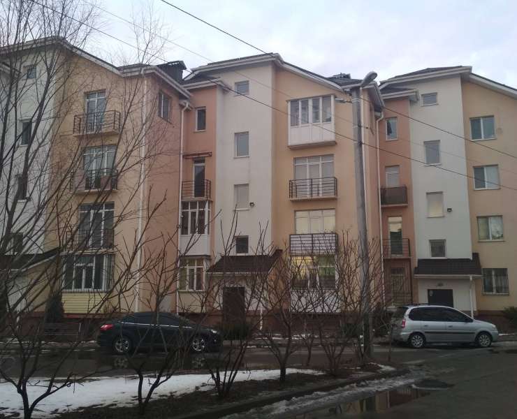 Продажа 1 однокомнатная квартира в центре Гостомеля с ремонтом. Агентство недвижимости