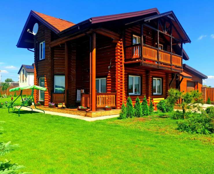 Продажа дом с мебелью из экологического Карпатского сруба в коттеджном городке в Михайловке-Рубежовке. Агентство недвижимости