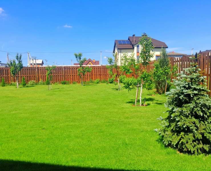 Продажа дом с мебелью из экологического Карпатского сруба в коттеджном городке в Михайловке-Рубежовке. Агентство недвижимости
