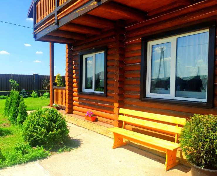 Продажа дом с мебелью из экологического Карпатского сруба в коттеджном городке в Михайловке-Рубежовке. Агентство недвижимости