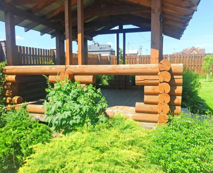 Продажа дом с мебелью из экологического Карпатского сруба в коттеджном городке в Михайловке-Рубежовке. Агентство недвижимости