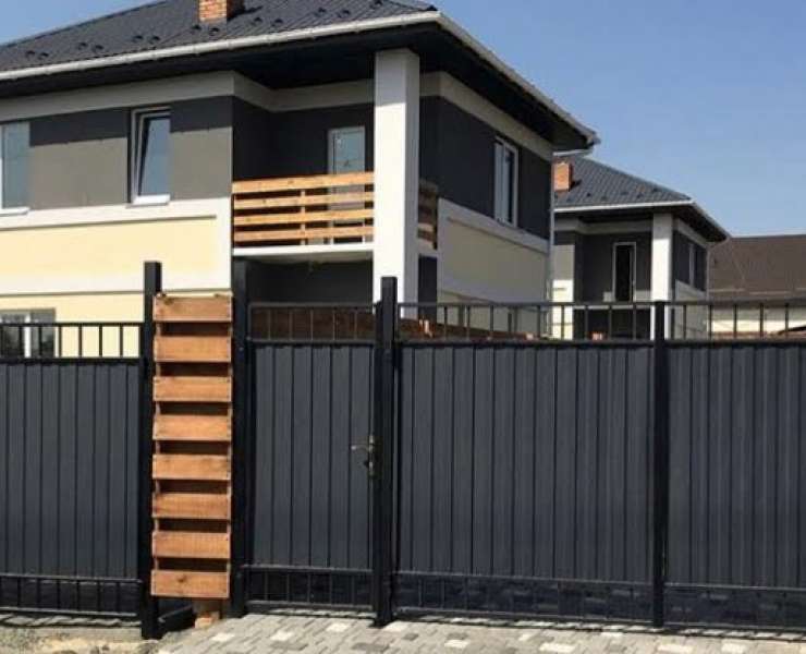 Продажа большой дом с 4 сотками земли в городе Буча. Агентство недвижимости
