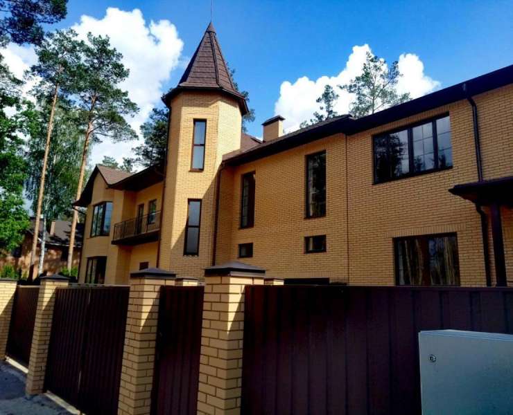 Продажа большой дом в лесном массиве в селе Мощун. Агентство недвижимости