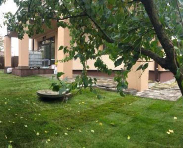 Продажа большой двухэтажный дом с 5 сотками земли в городе Буча. Агентство недвижимости