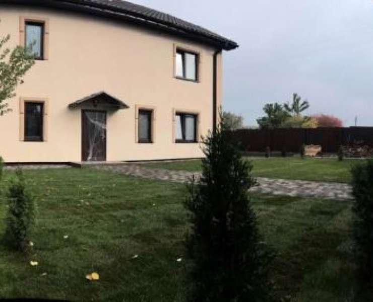 Продажа большой двухэтажный дом с 5 сотками земли в городе Буча. Агентство недвижимости