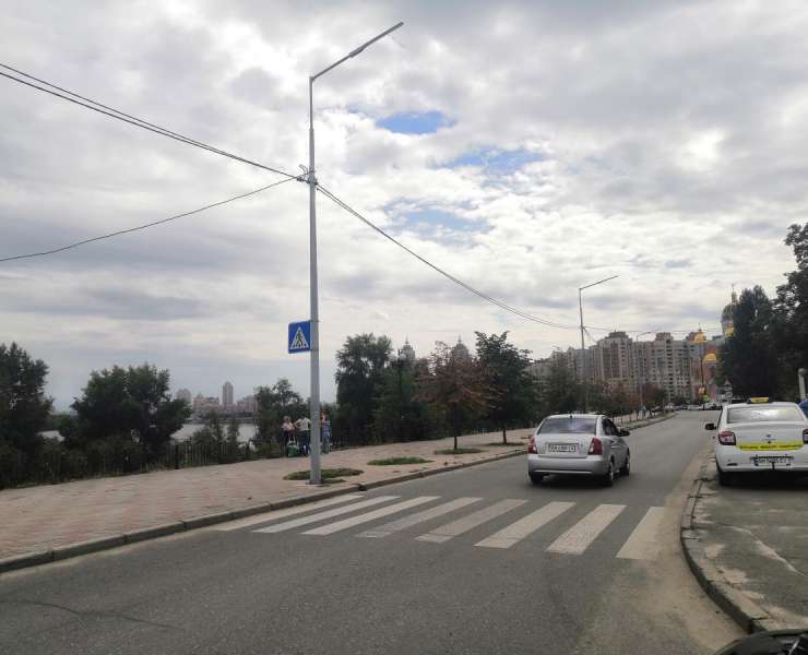 Продажа 4 четырехкомнатная квартира на Оболони на улица Приречная Киев. Агентство недвижимости