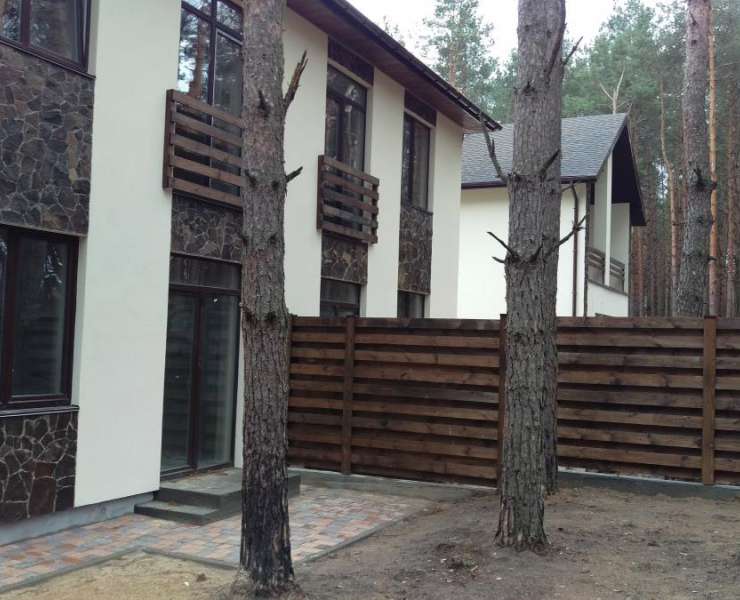 Продажа дом дуплекс в сосновом лесу в Гостомеле. Агентство недвижимости