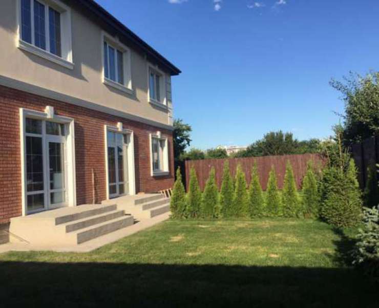 Продажа дома дуплекс в центре Бучи. Агентство недвижимости