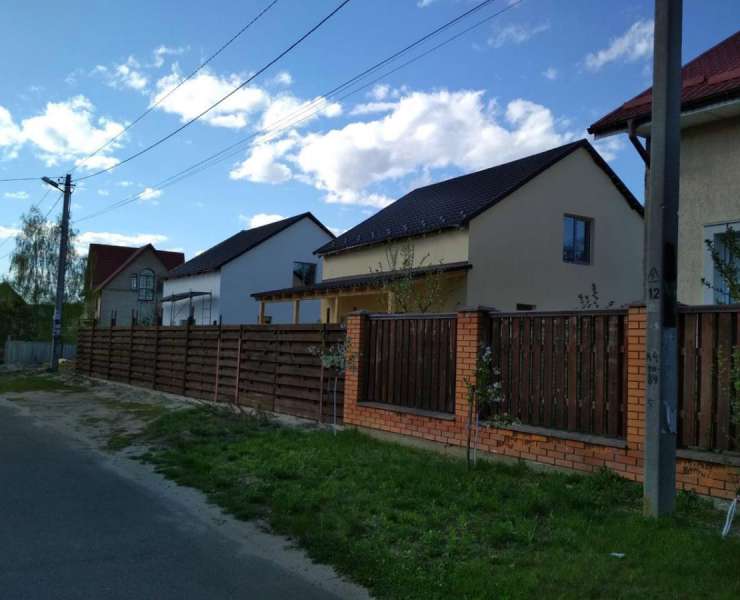 Продажа двухэтажный дом с 6 сотками земли в Ворзеле. Агентство недвижимости