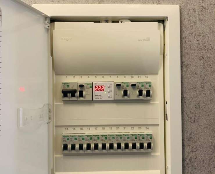 Продажа 2 двухкомнатная квартира с просторной кухней-гостиной и ремонтом ЖК Green Side улица Университетская Ирпень. Агентство недвижимости