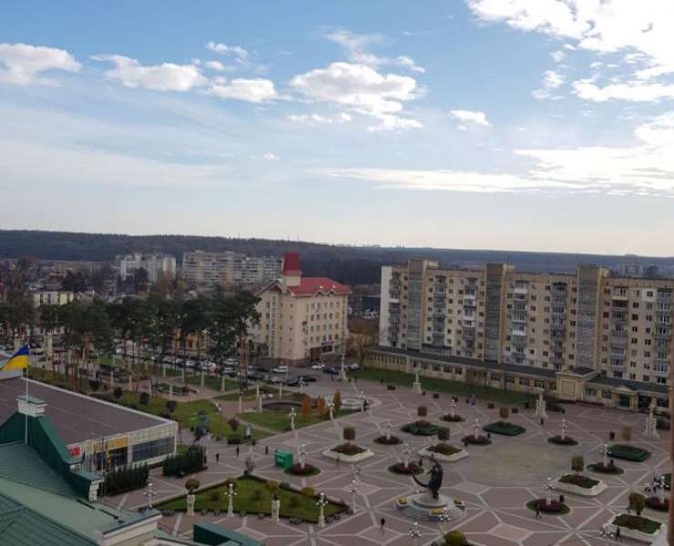 Продажа 2 двухкомнатная квартира с видом на центральную площадь улица Шевченко Ирпень. Агентство недвижимости