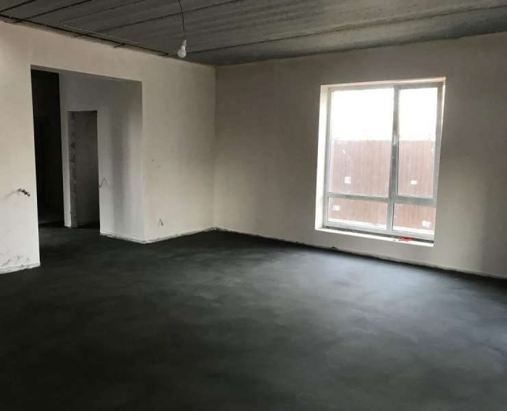 Продажа готовый двухэтажный дом с крытой террасой в центре Бучи. Агентство недвижимости