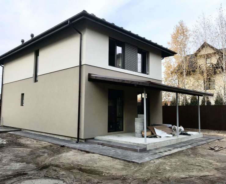 Продажа готовый двухэтажный дом с крытой террасой в центре Бучи. Агентство недвижимости