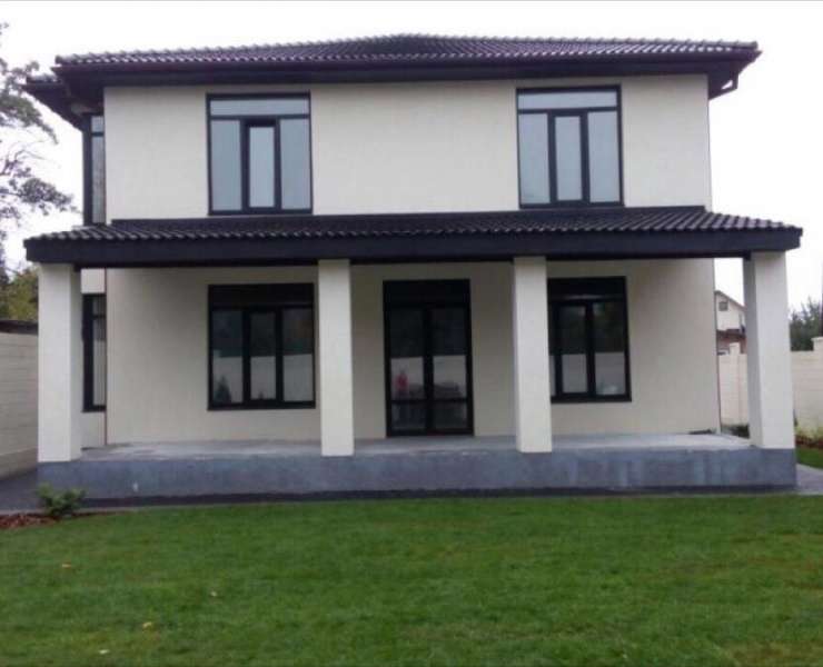 Продажа коттеджного дома в центре Бучи. Агентство недвижимости