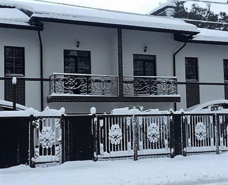 Продажа новый таунхаус в центре Бучи. Агентство недвижимости