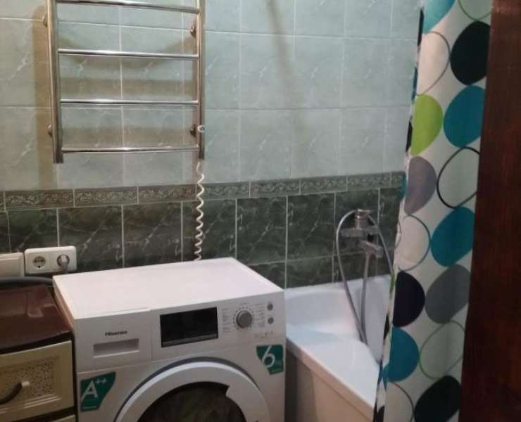Продажа 1 однокомнатная квартира на цокольном этаже в районе Центрального парка улица Чехова Ирпень. Агентство недвижимости