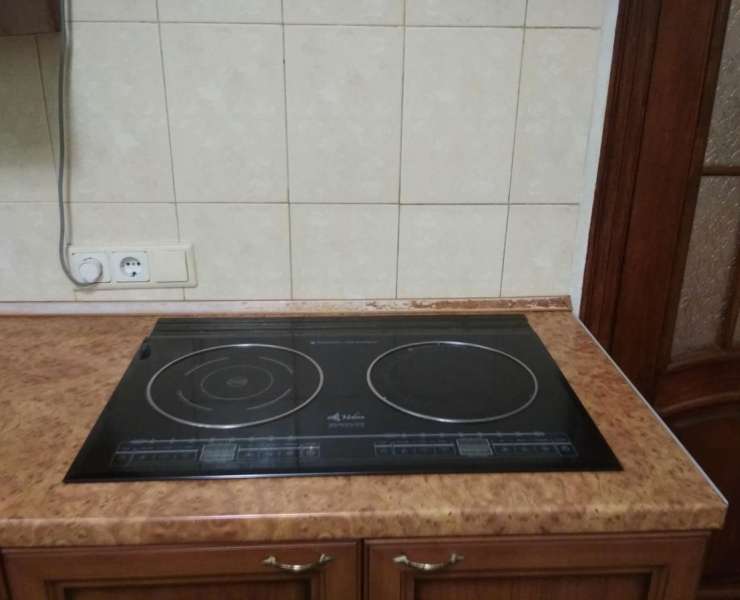 Продажа 1 однокомнатная квартира на цокольном этаже в районе Центрального парка улица Чехова Ирпень. Агентство недвижимости