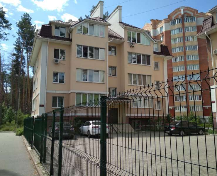 Продажа 1 однокомнатная квартира на цокольном этаже в районе Центрального парка улица Чехова Ирпень. Агентство недвижимости