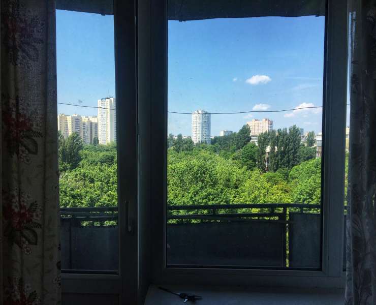 Продажа однокомнатная квартира на Никольской Борщаговке возле парка Потапова в Киеве. Агентство недвижимости