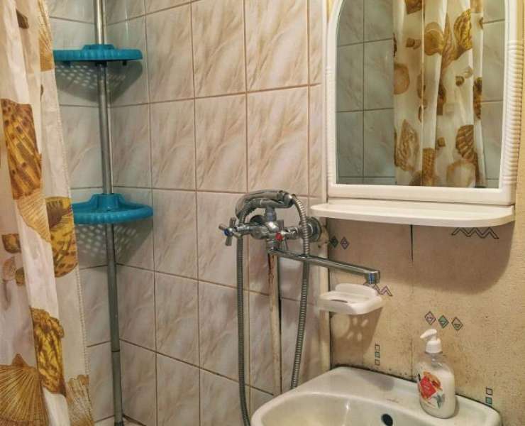 Продажа однокомнатная квартира на Никольской Борщаговке возле парка Потапова в Киеве. Агентство недвижимости