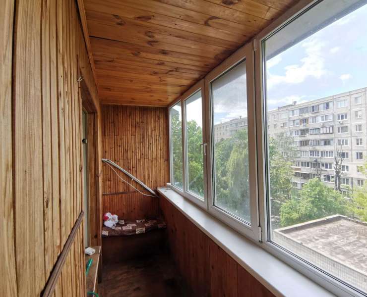 Продажа 1 однокомнатная квартира на Виноградаре Межевой переулок Ветряные горы Киев. Агентство недвижимости