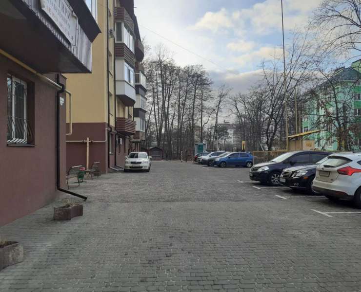 Продажа 1 однокомнатная квартира с ремонтом в дома возле сквера Матери Ирпень. Агентство недвижимости