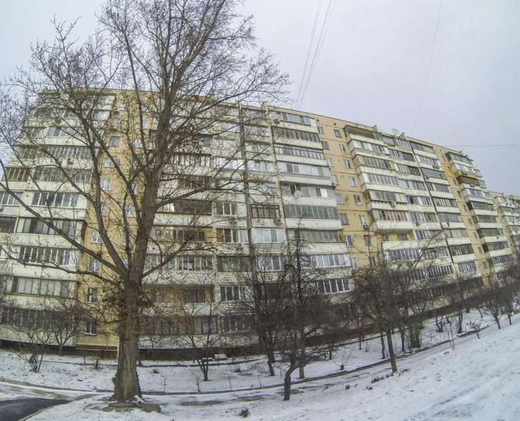 Продажа раздельная 3 трехкомнатная квартира на Виноградаре улица Мостицкая Киев. Агентство недвижимости