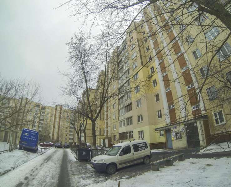 Продажа раздельная 3 трехкомнатная квартира на Виноградаре улица Мостицкая Киев. Агентство недвижимости