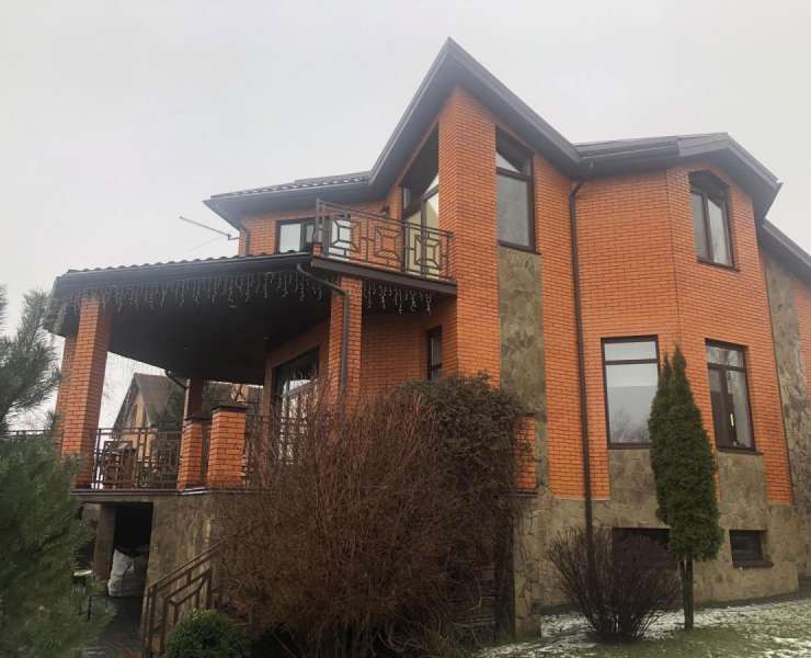 Продажа шикарный дом с ремонтом и большим участком с ландшафтным дизайном село Музычи. Агентство недвижимости