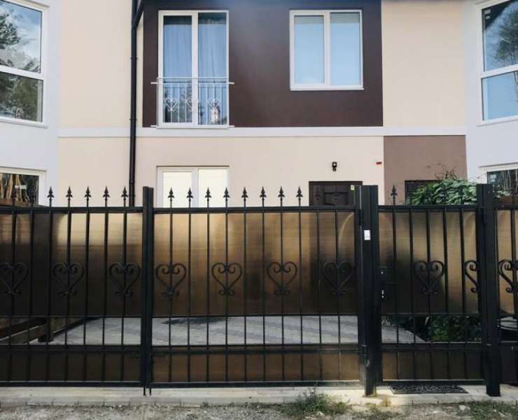 Продажа таунхаус в закрытом коттеджном городке среди сосен улица Гостомельское шоссе Гостомель. Агентство недвижимости