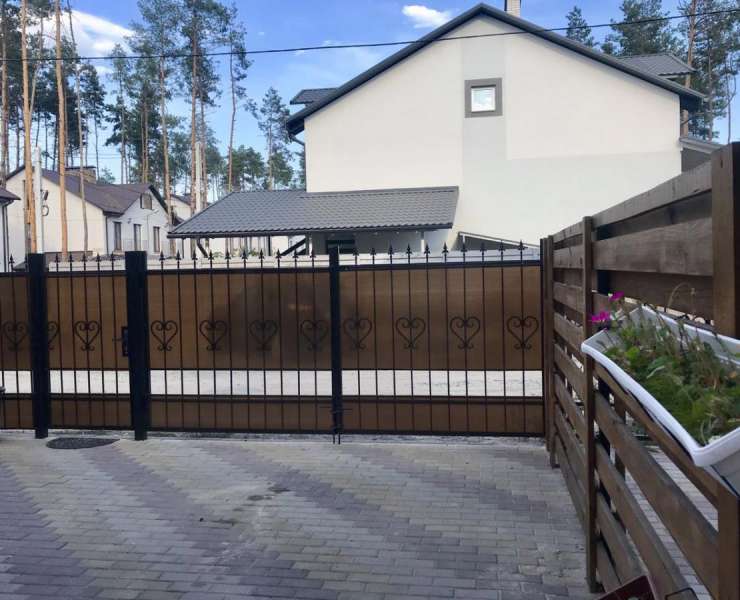 Продажа таунхаус в закрытом коттеджном городке среди сосен улица Гостомельское шоссе Гостомель. Агентство недвижимости