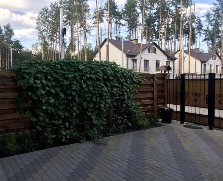 Продажа таунхаус в закрытом коттеджном городке среди сосен улица Гостомельское шоссе Гостомель. Агентство недвижимости