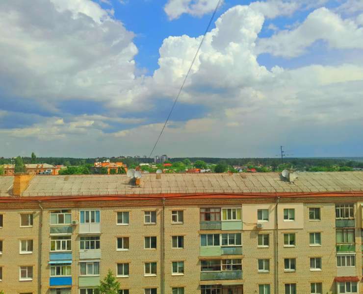 Продажа 3 трехкомнатная квартира с ремонтом и встроенной кухней на улице Антонова Ирпень. Агентство недвижимости