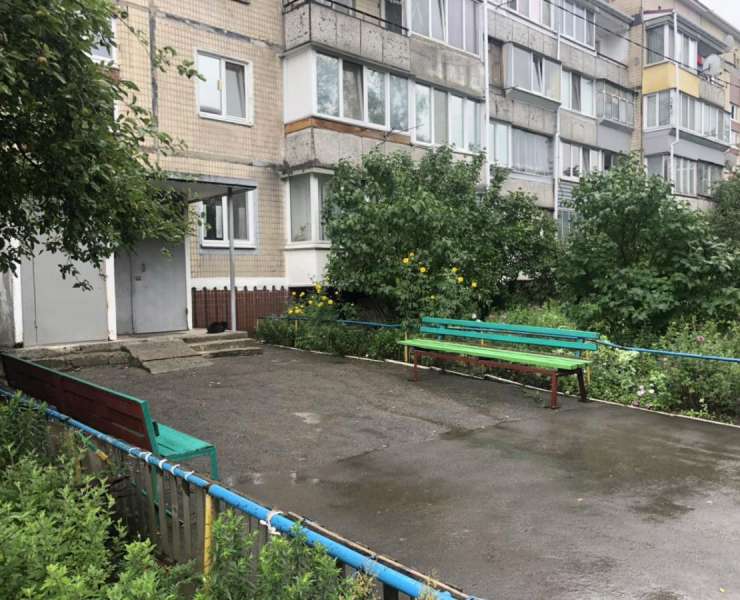Продажа трехкомнатная квартира в хорошем состоянии в селе Софиевская Борщаговка. Агентство недвижимости