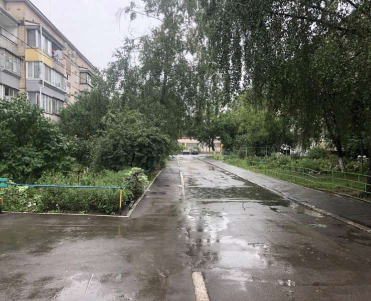 Продажа трехкомнатная квартира в хорошем состоянии в селе Софиевская Борщаговка. Агентство недвижимости
