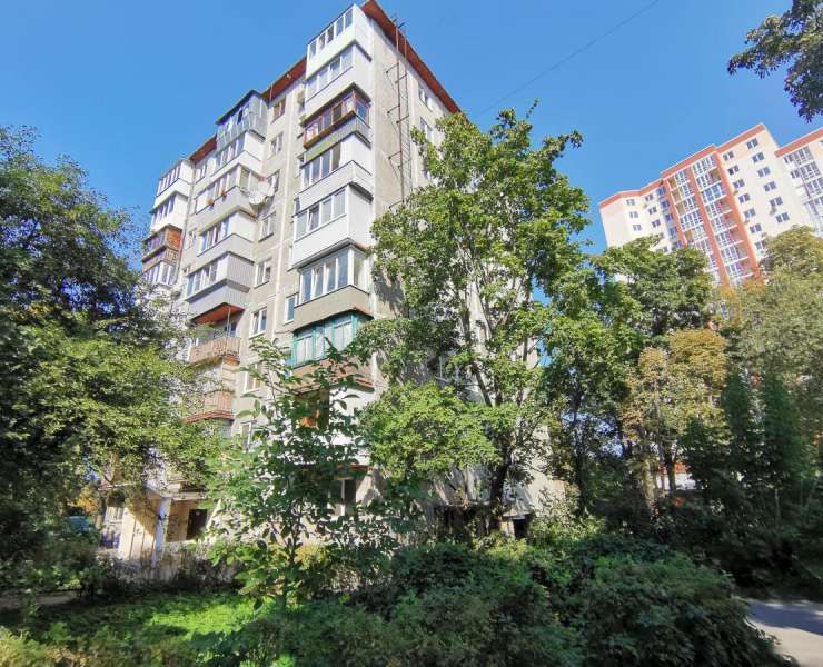 Продажа 3 трехкомнатная квартира в парке Орлятко улица Николая Василенко Киев. Агентство недвижимости