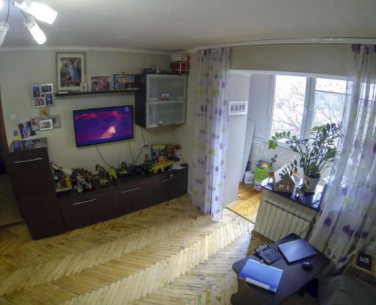 Продажа 3 трехкомнатная квартира в теплом кирпичном доме улица Симиренко Киев. Агентство недвижимости