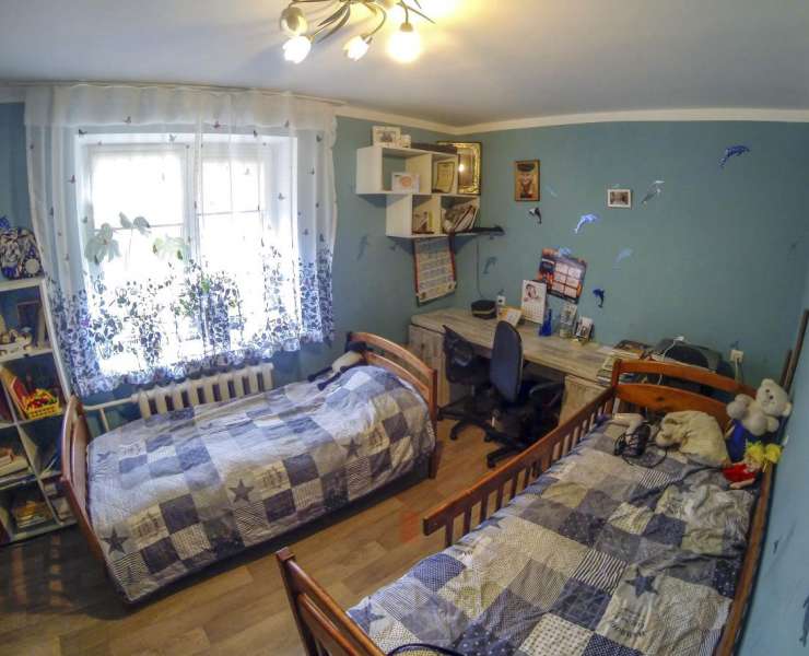 Продажа 3 трехкомнатная квартира в теплом кирпичном доме улица Симиренко Киев. Агентство недвижимости