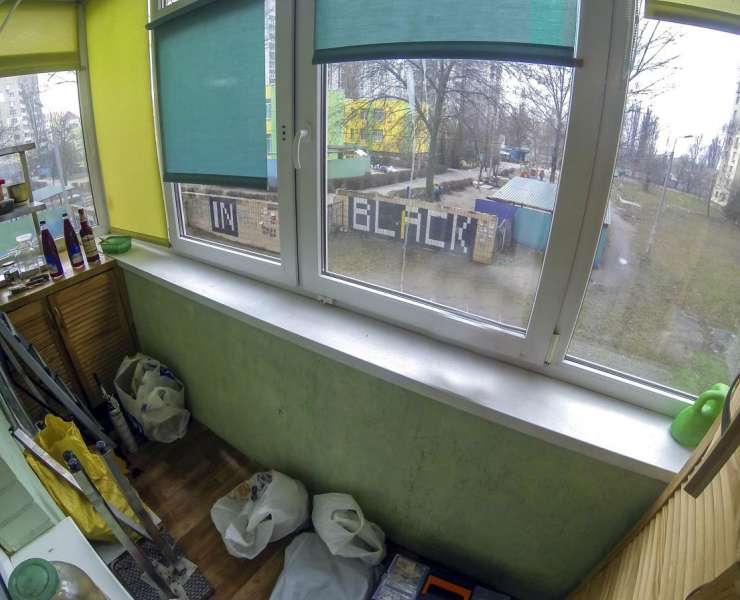Продажа 3 трехкомнатная квартира в теплом кирпичном доме улица Симиренко Киев. Агентство недвижимости
