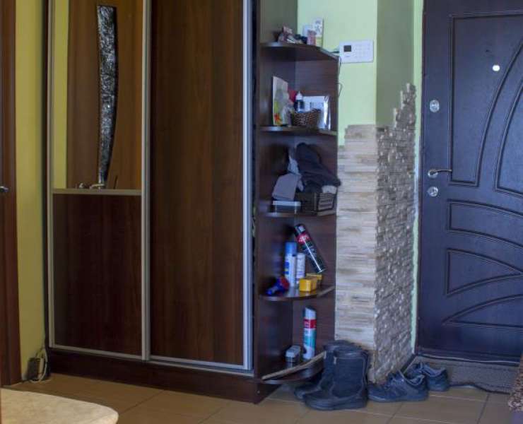Продажа 3 трехкомнатная квартира в теплом кирпичном доме улица Симиренко Киев. Агентство недвижимости