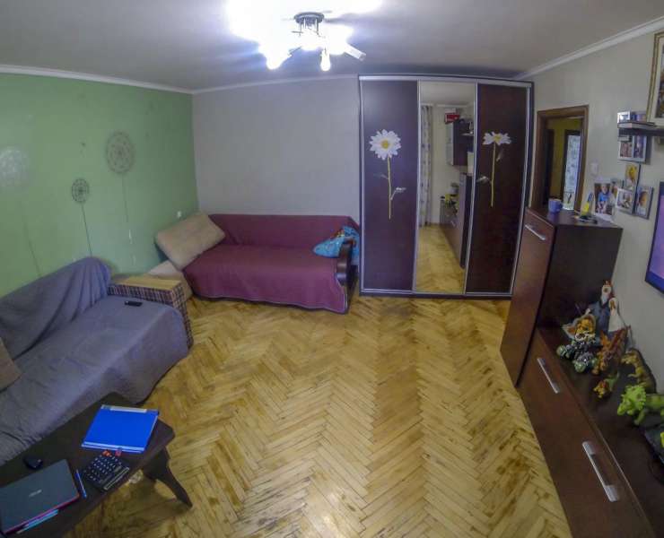 Продажа 3 трехкомнатная квартира в теплом кирпичном доме улица Симиренко Киев. Агентство недвижимости