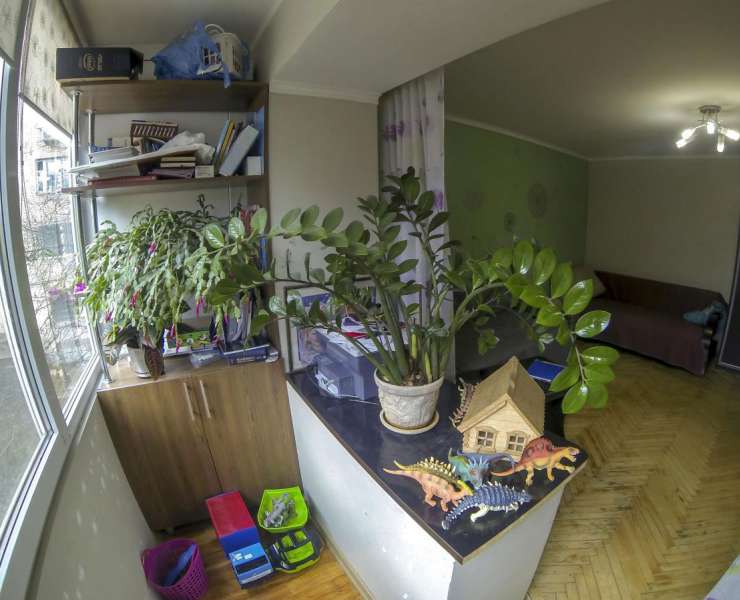 Продажа 3 трехкомнатная квартира в теплом кирпичном доме улица Симиренко Киев. Агентство недвижимости