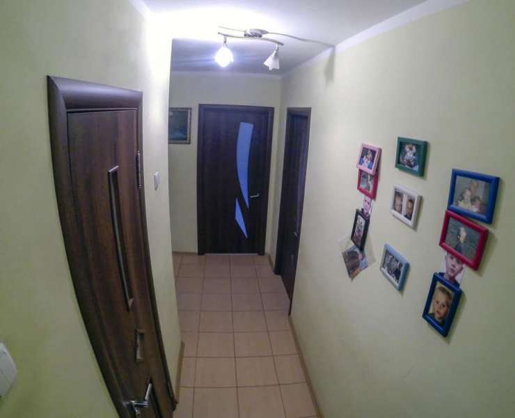 Продажа 3 трехкомнатная квартира в теплом кирпичном доме улица Симиренко Киев. Агентство недвижимости